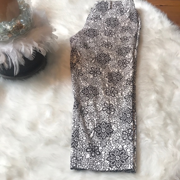 Cute Capri pants - Picture 2 of 4